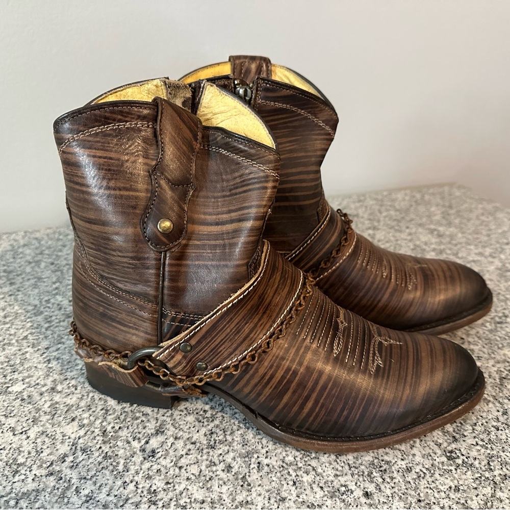 Roper Brown Leather Boots with Yellow Lining